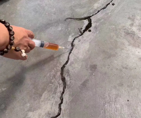 满城混凝土裂缝修补技术详解​